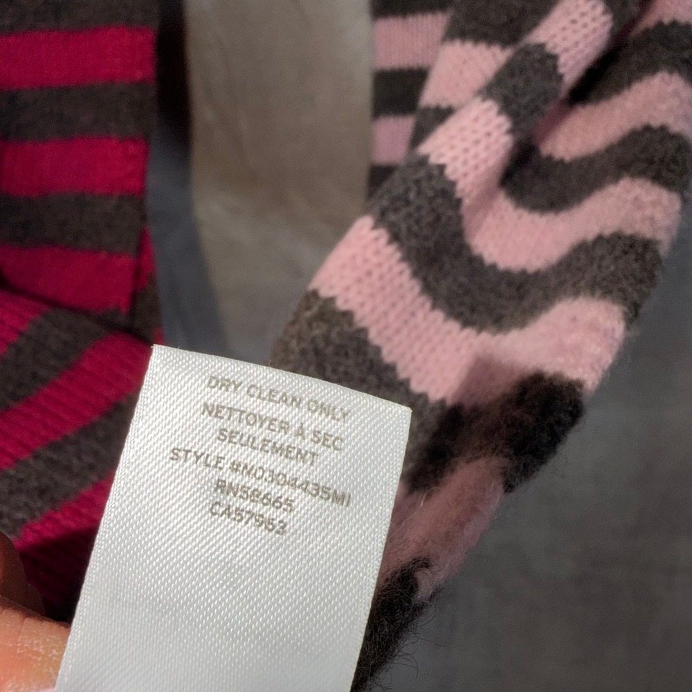 W HALOGEN 100 %‎ Cashmere Infiniti Scarf Women'sStriped Pink and Gray Luxury - Picture 4 of 7